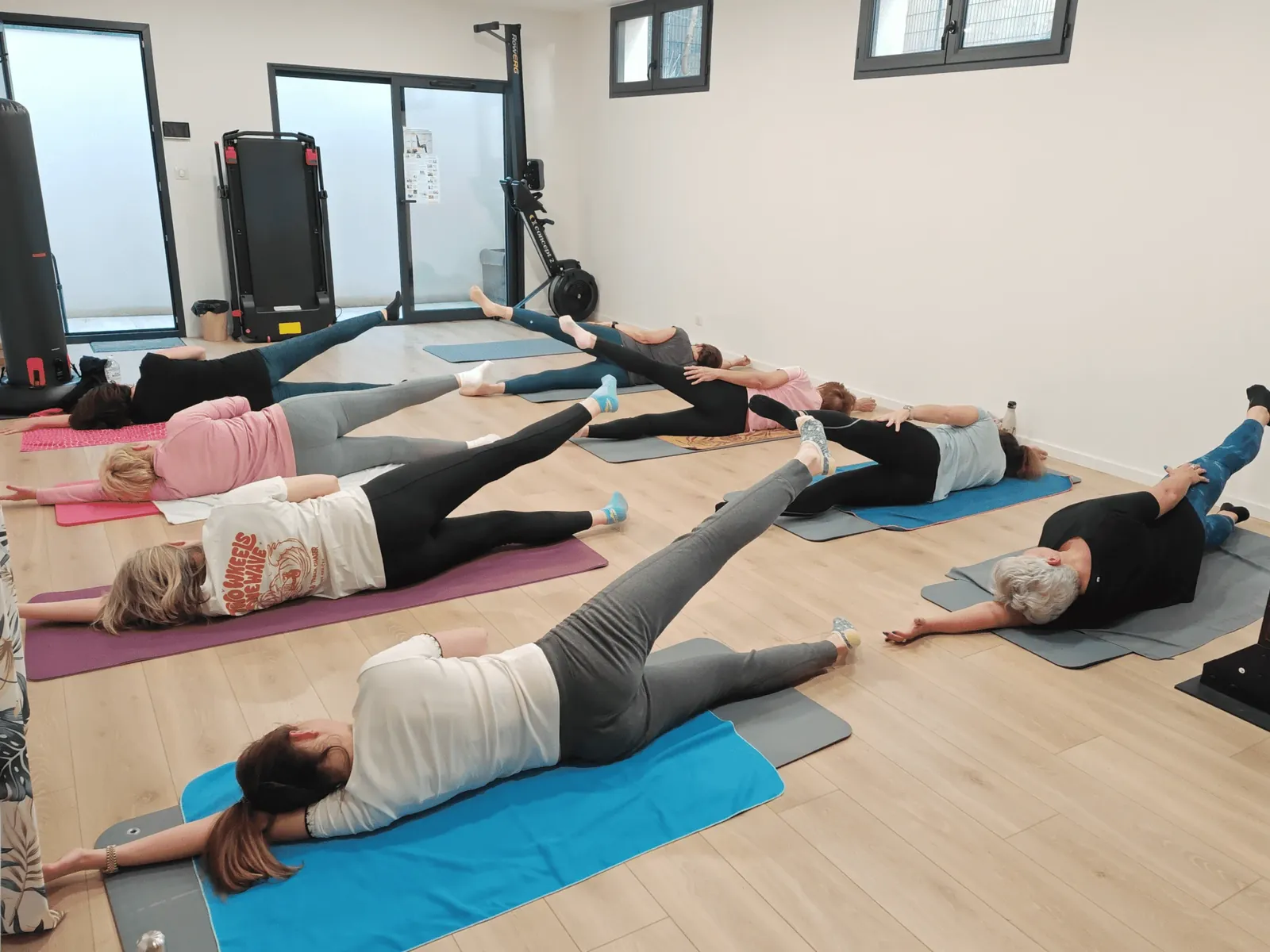 Cours collectif de Pilates au studio Énergie Positive